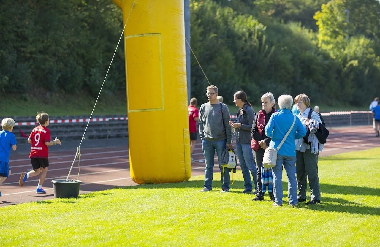 Bild vom 9. Benefizlauf im Jahr 2016. Dies ist das 15. Bild.